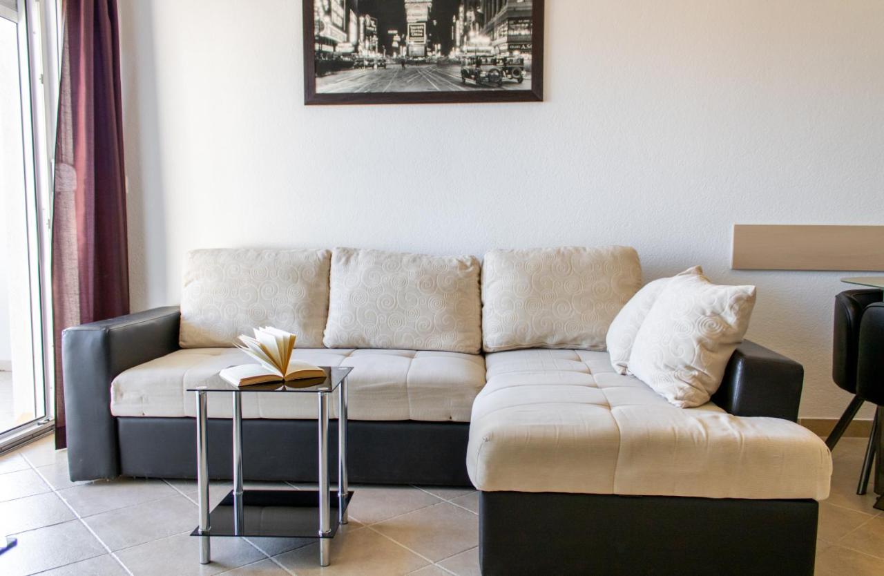 Maris Apartment *